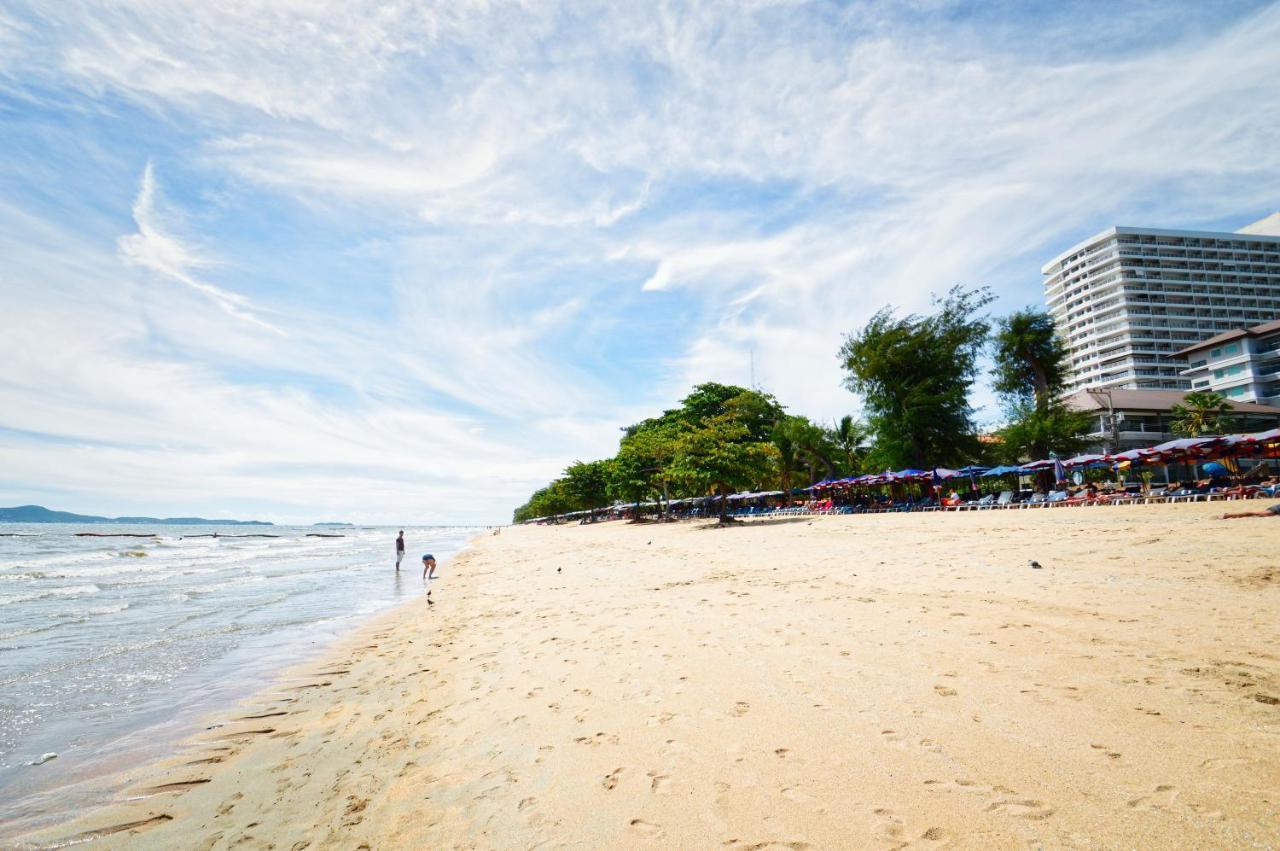 Happy Vikings - Beachfront Jomtien Exterior foto