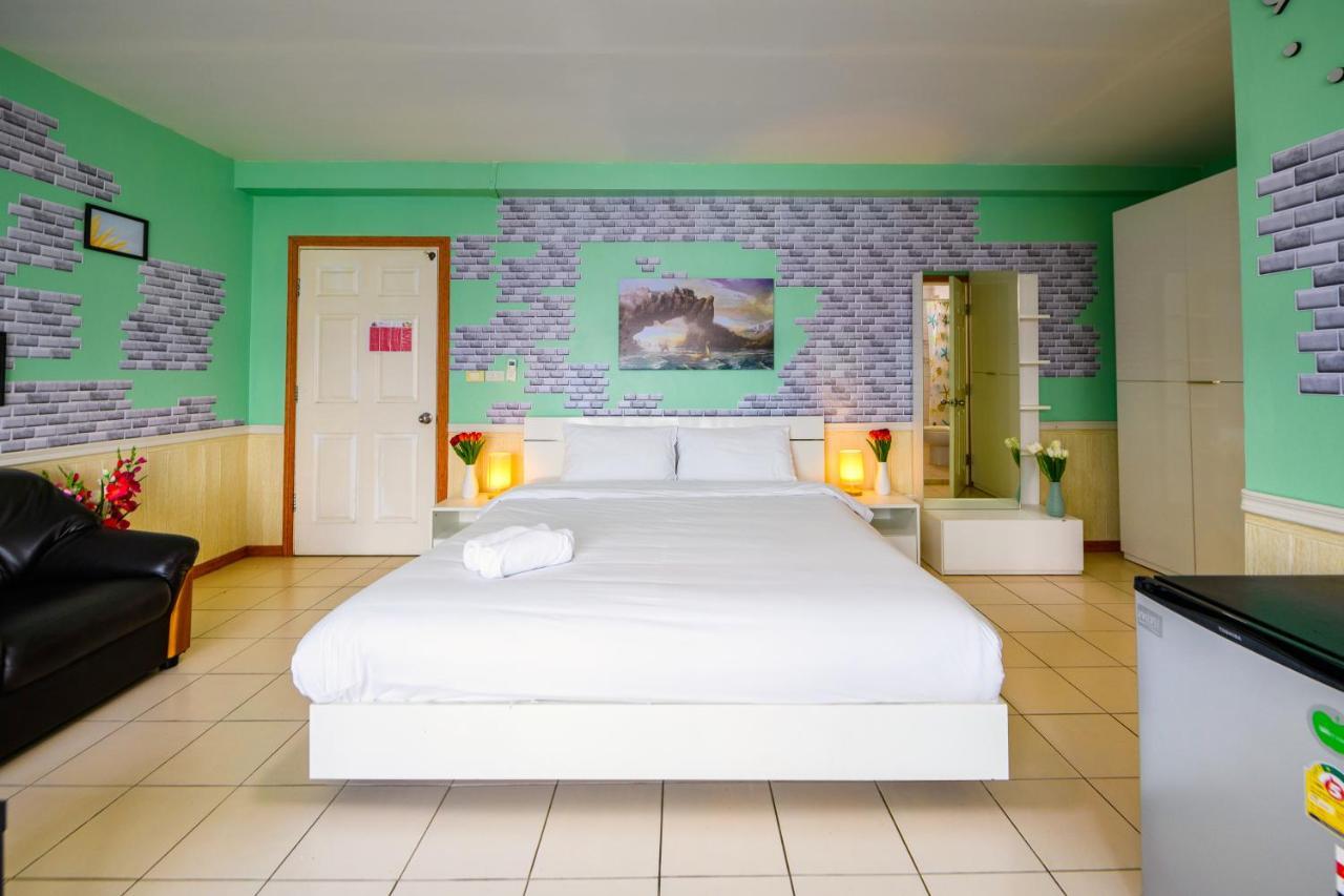 Happy Vikings - Beachfront Jomtien Exterior foto