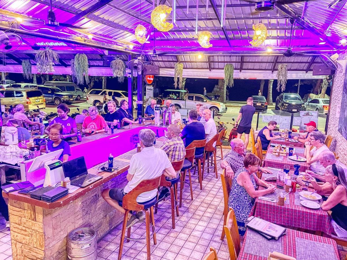 Happy Vikings - Beachfront Jomtien Exterior foto