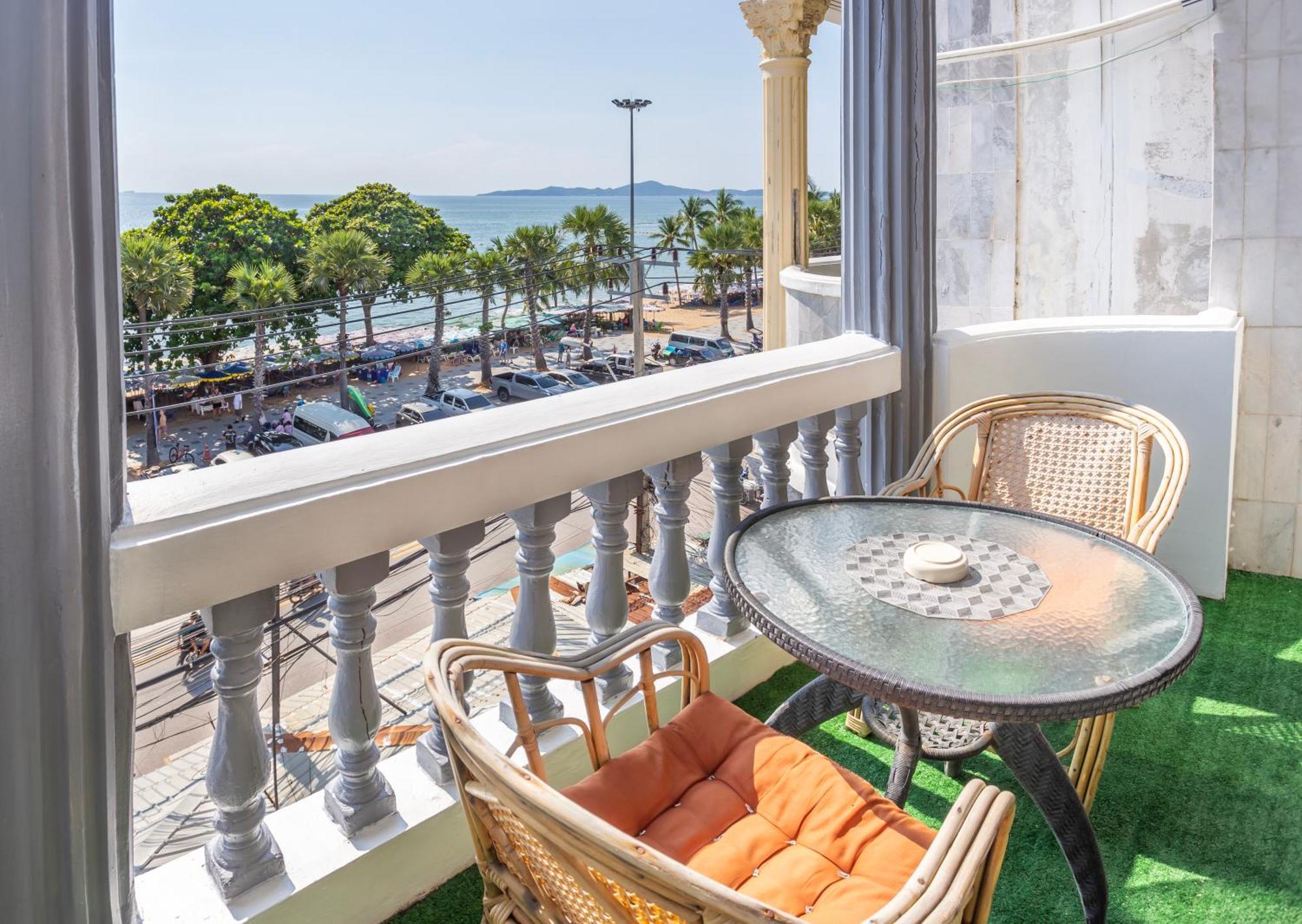 Happy Vikings - Beachfront Jomtien Exterior foto